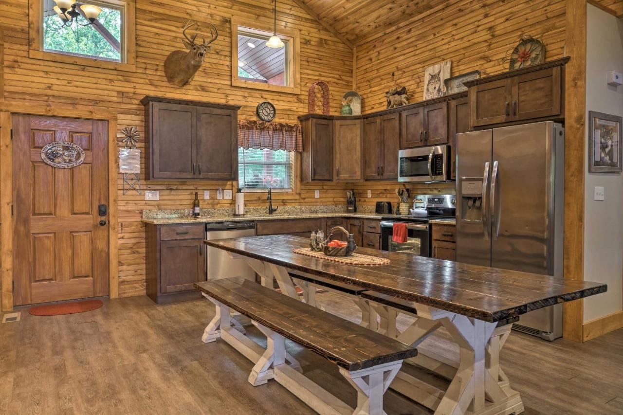 Branson West Cabin With Pool Access And Golfing 外观 照片