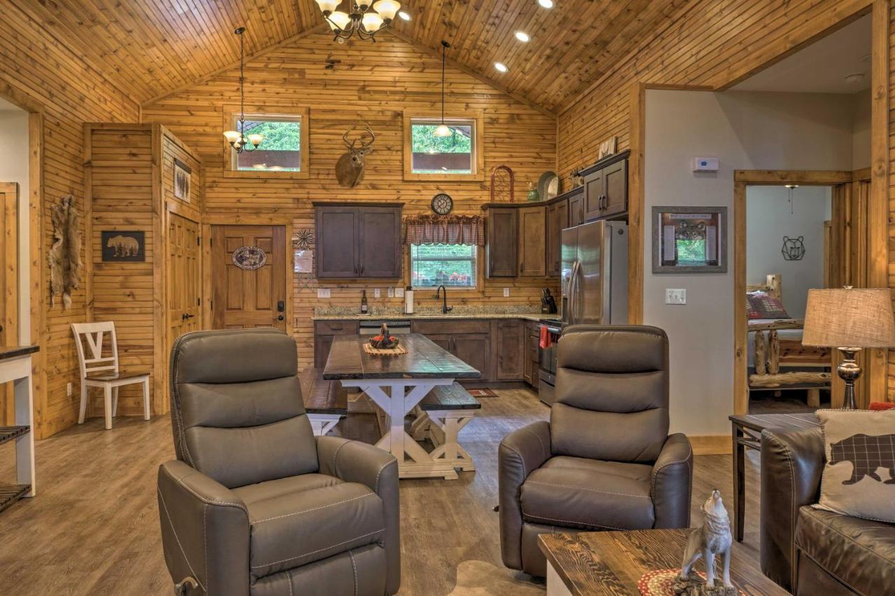 Branson West Cabin With Pool Access And Golfing 外观 照片