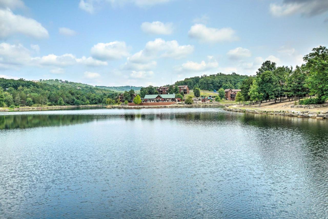 Branson West Cabin With Pool Access And Golfing 外观 照片