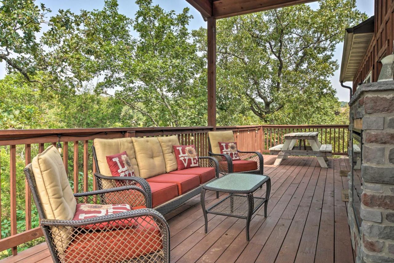 Branson West Cabin With Pool Access And Golfing 外观 照片