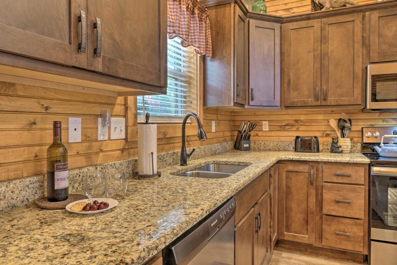 Branson West Cabin With Pool Access And Golfing 外观 照片