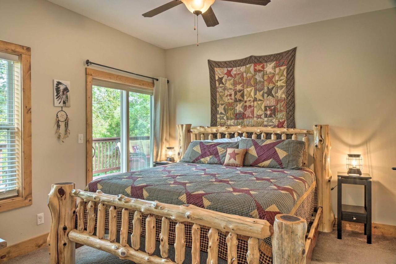 Branson West Cabin With Pool Access And Golfing 外观 照片
